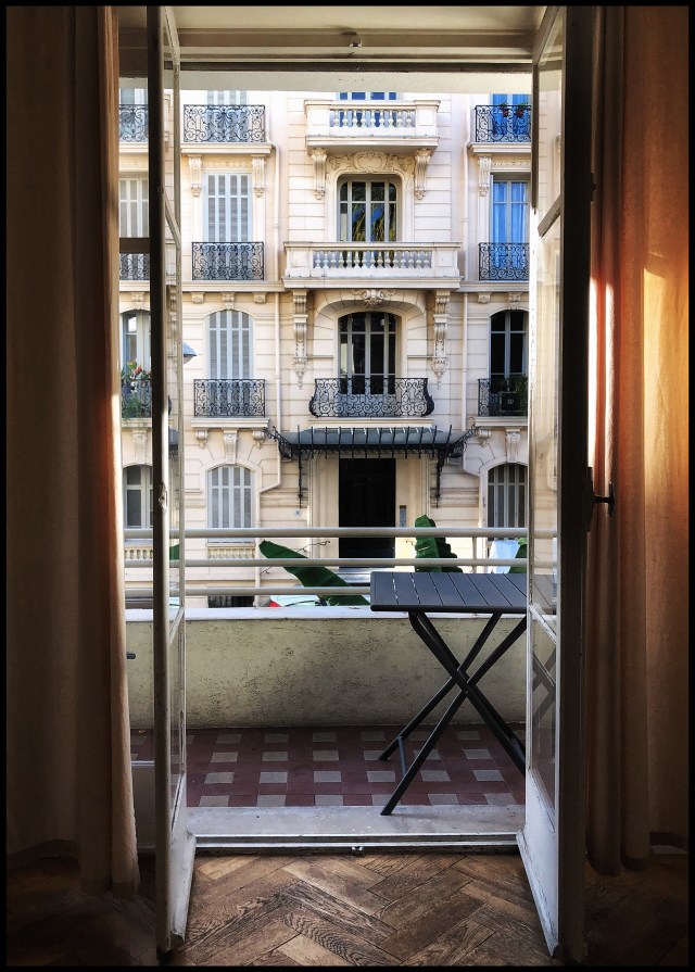 Nice France avenue des fleurs apartment 2018